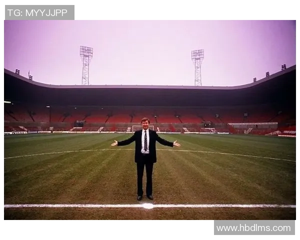 足球明星欧奇儿的传奇之路与球场背后的故事揭秘